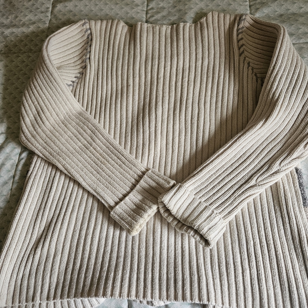 Sweater - Picture 3 of 3